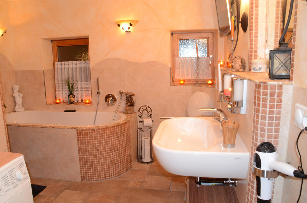 האוסהם Suite Sinja Erlebnisferienwohnung חדר תמונה